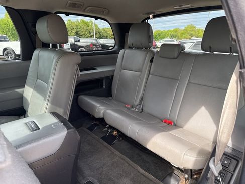 Used 2016 Toyota Sequoia Platinum AWD/4WD image 10
