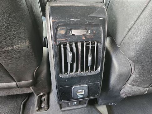 Used 2025 Jeep Compass Limited AWD/4WD image 9