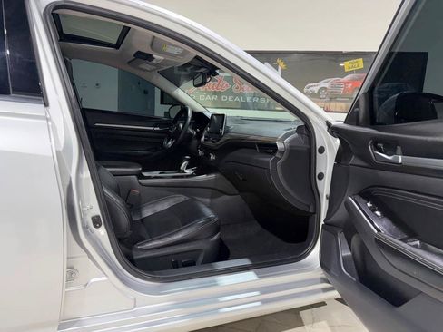 Used 2020 Nissan Altima 2.5 SL FWD image 15