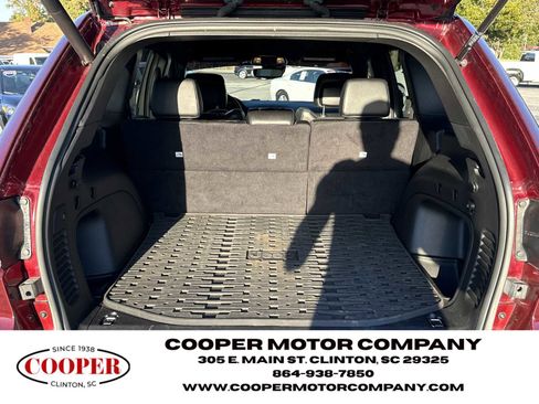 Used 2021 Jeep Grand Cherokee Laredo X image 18