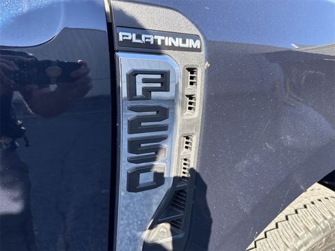 Used 2024 Ford F250 Platinum image 11