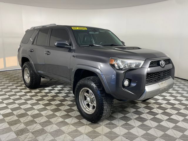 Used 2018 Toyota 4Runner TRD Off-Road AWD/4WD image 18