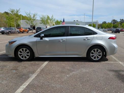 Used 2026 Toyota Corolla LE image 7