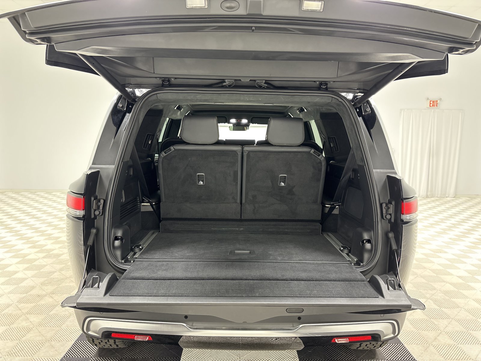 Used 2023 Rivian R1S Adventure Quad AWD/4WD image 15
