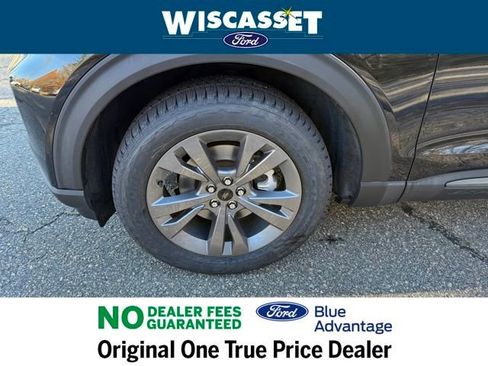 Certified 2022 Ford Explorer XLT w/ Equipment Group 202A image 32