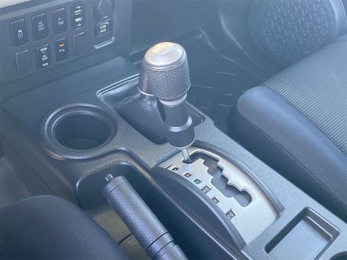 Used 2014 Toyota FJ Cruiser 4WD image 26