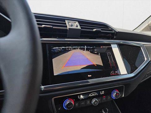 New 2025 Audi Q3 2.0T Premium image 22