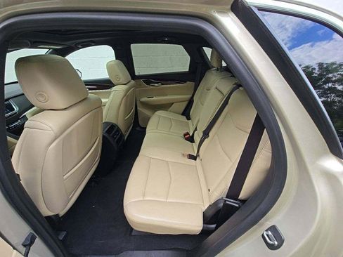Used 2017 Cadillac XT5 Luxury w/ Driver Awareness Package FWD image 11