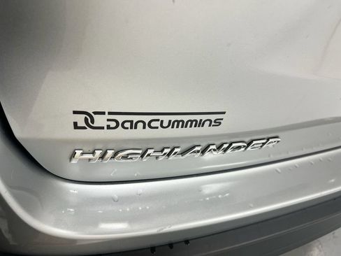 Used 2018 Toyota Highlander XLE AWD/4WD image 28