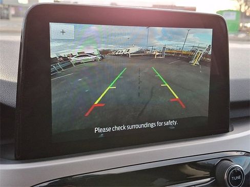 Used 2022 Ford Escape SE w/ SE Sport Appearance Package image 18