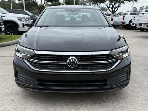 Used 2024 Volkswagen Jetta SE image 10