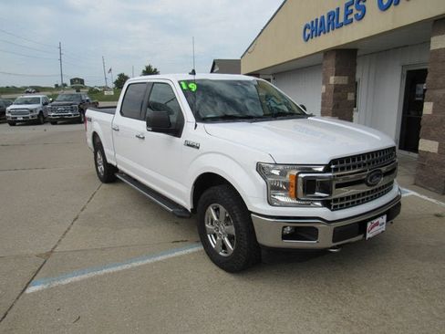 Used 2019 Ford F150 XLT w/ Equipment Group 302A Luxury AWD/4WD image 3
