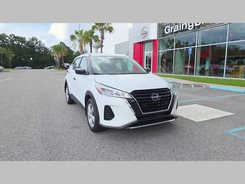Used 2025 Nissan Kicks Play S FWD image 19