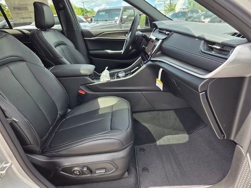 New 2026 Jeep Grand Cherokee Limited w/ Luxury Tech Group II image 15