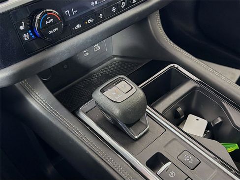 Used 2022 Nissan Pathfinder Platinum w/ Cargo Package image 19