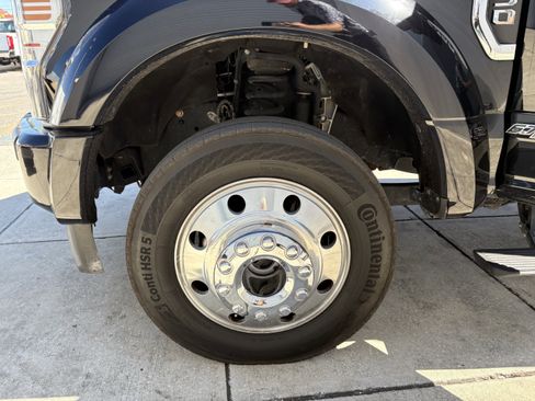 Used 2022 Ford F450 Platinum w/ FX4 Off-Road Package image 33