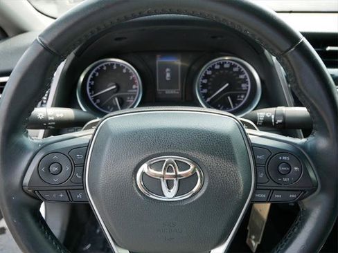 Certified 2018 Toyota Camry SE image 23