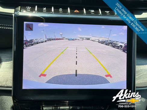 Used 2025 Jeep Grand Cherokee Limited w/ Trailer Tow Package RWD image 24