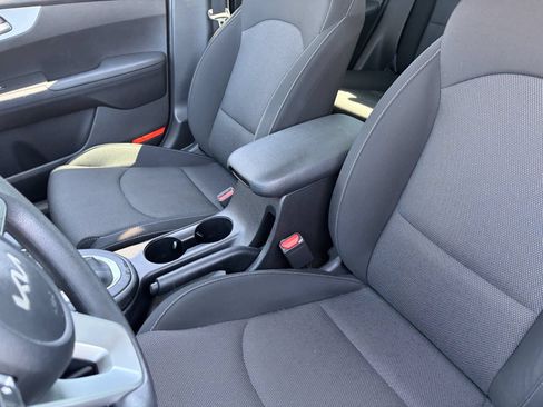 Used 2024 Kia Forte LXS w/ LXS Technology Package FWD image 17
