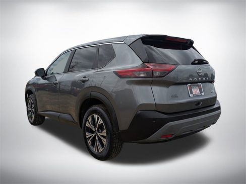 Used 2023 Nissan Rogue SV image 5