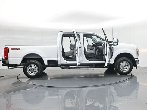 New 2026 Ford F250 XL w/ FX4 Off-Road Package image 4