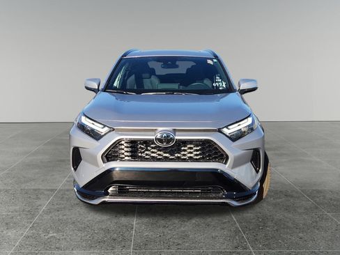 New 2025 Toyota RAV4 SE image 2