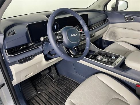 New 2026 Kia Carnival SX image 2