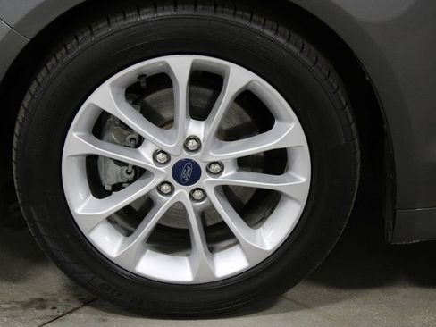 Used 2020 Ford Fusion SE image 17