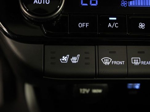 Certified 2025 Hyundai Elantra Limited image 26