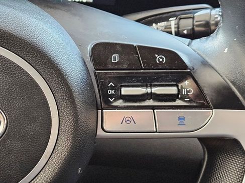 Used 2023 Hyundai Elantra Limited FWD image 23