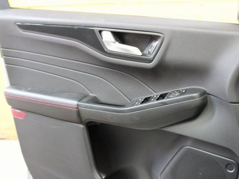 Used 2023 Ford Escape ST-Line image 9