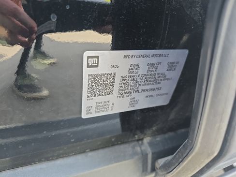 Used 2025 Chevrolet Tahoe High Country AWD/4WD image 41