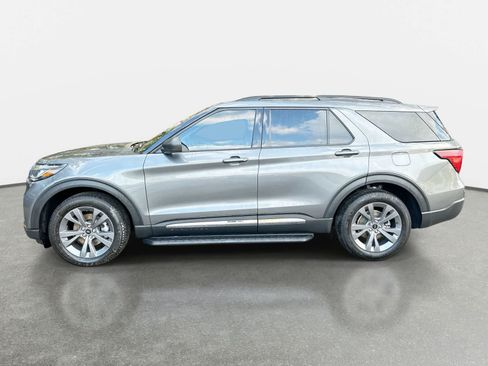 Used 2025 Ford Explorer Active w/ Active Comfort Package AWD/4WD image 4