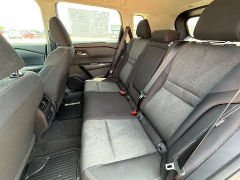 Used 2025 Nissan Rogue SV FWD image 23