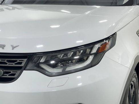 Used 2017 Land Rover Discovery SE image 35