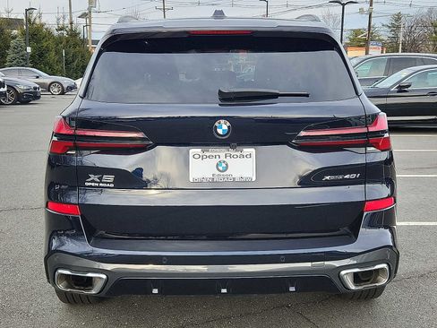 Used 2025 BMW X5 xDrive40i w/ M Sport Package image 5