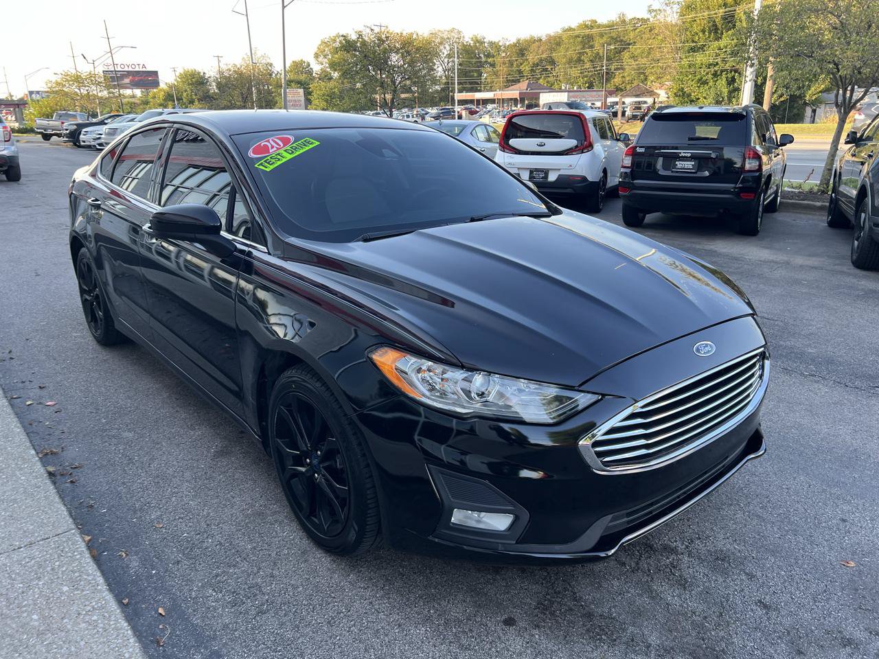 Used 2020 Ford Fusion SE w/ Equipment Group 151A FWD image 9