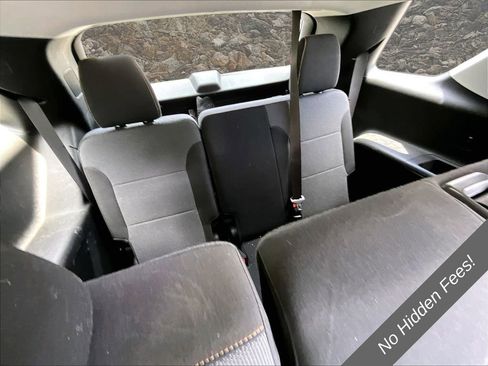 Used 2021 Chevrolet Traverse LS AWD/4WD image 22