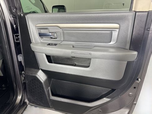 Used 2020 RAM 1500 Classic SLT image 27