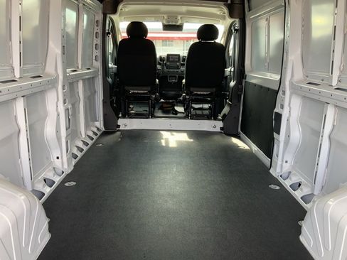 New 2025 RAM ProMaster 3500 w/ Roll-Up Rear Door Package image 10