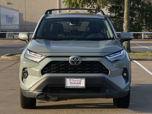 Used 2023 Toyota RAV4 XLE Premium FWD image 8