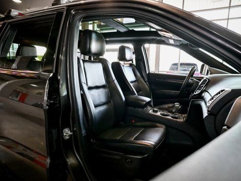 Used 2019 Jeep Grand Cherokee Limited w/ Luxury Group II image 28