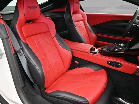 Used 2025 Aston Martin V8 Vantage Coupe image 55