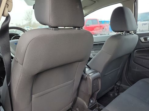 Used 2015 Ford Fiesta SE image 11