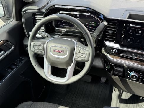 Used 2026 GMC Sierra 1500 SLE AWD/4WD image 13