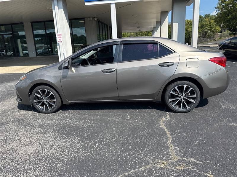 Used 2017 Toyota Corolla SE w/ Carpet Mat Package (TMS) FWD image 9