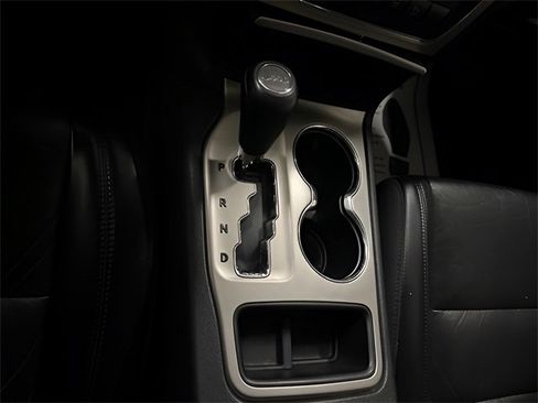 Used 2011 Jeep Grand Cherokee Laredo image 10