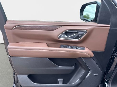 Used 2024 Chevrolet Tahoe High Country AWD/4WD image 19