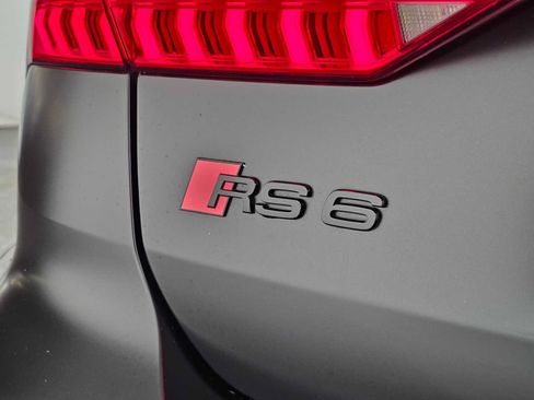 Used 2025 Audi RS 6 performance w/ Matte Carbon Package AWD/4WD image 14