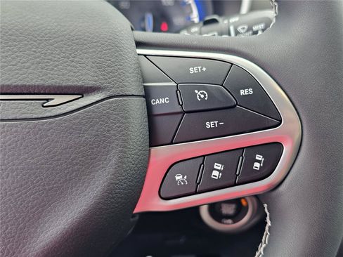New 2027 Chrysler Pacifica Select FWD image 21